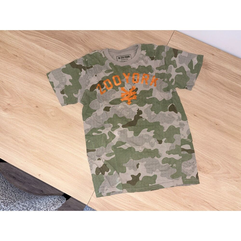 Zoo York Boys Size M 12-14 Camo Graphic T-Shirt Green Orange Logo
